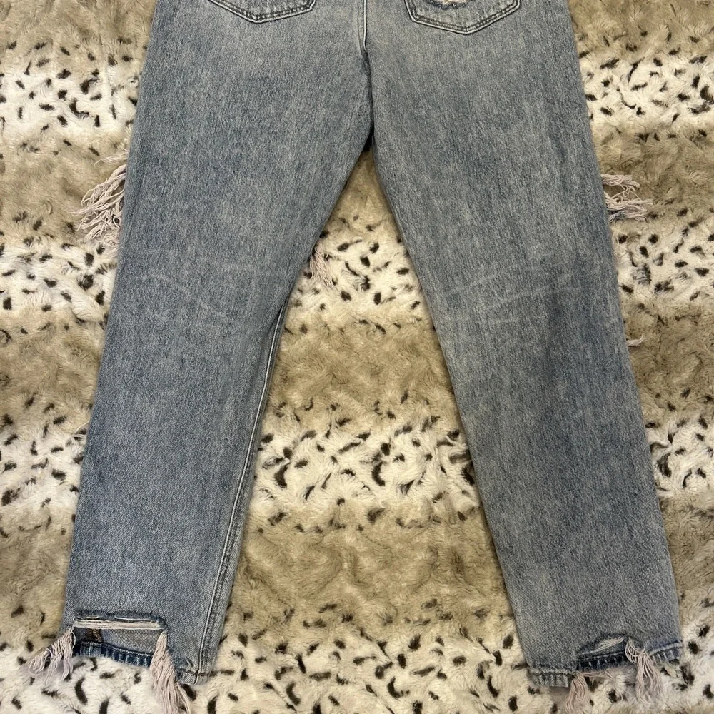 American Eagle blue distressed mom jeans Size 6 Grunge Retro Y2K - Picture 8 of 9